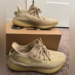 Selling Yeezy 350 in color Flax. Worn only once or twice